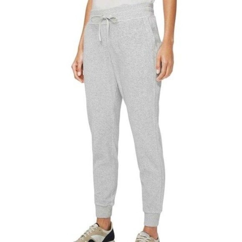 Lululemon Warm Down Jogger II 28 Women 4 Grey Sweatpants Sporty Clean Girl Cozy